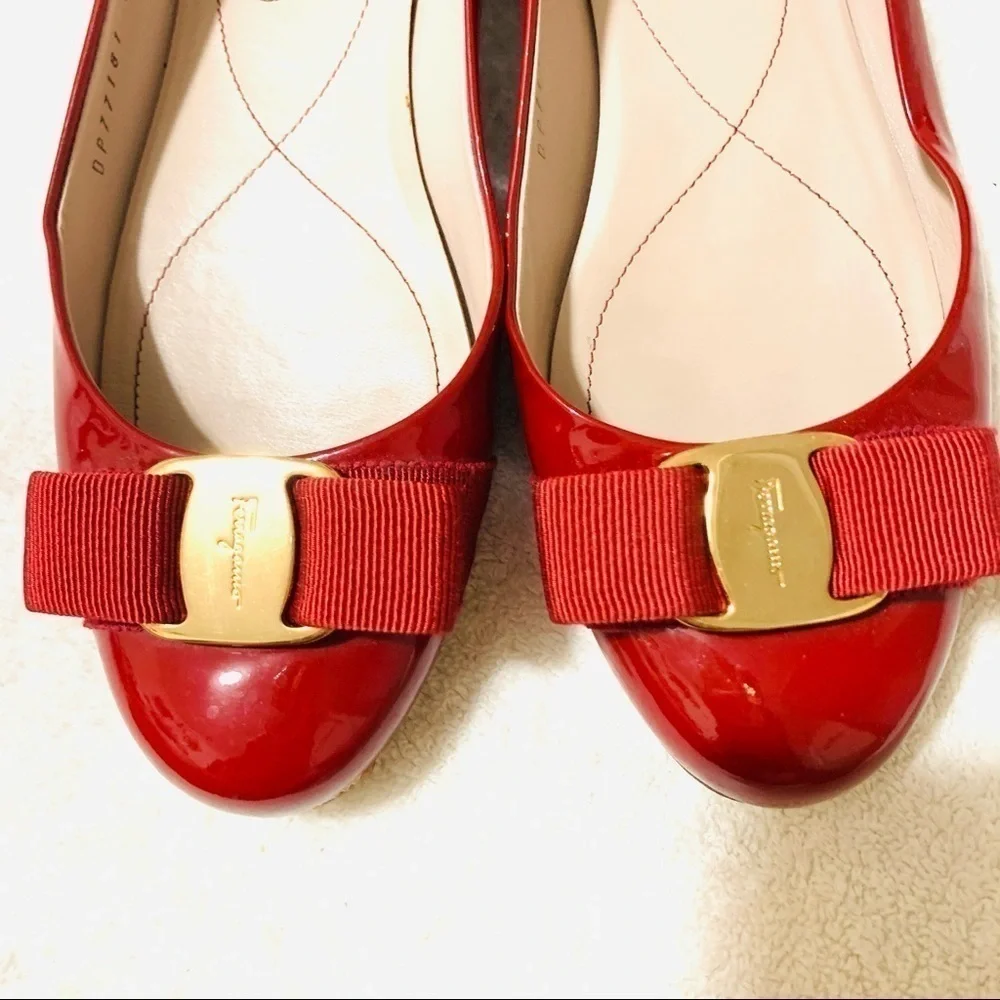 Authentic FERRAGAMO red Flat Varina shoes Size 5 - Picture 3 of 12